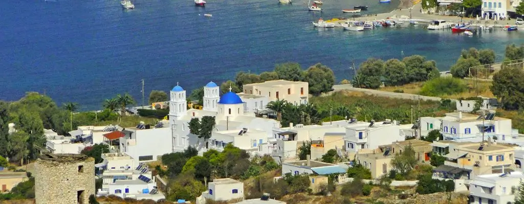 una vista iconica di Katapola (Amorgos)