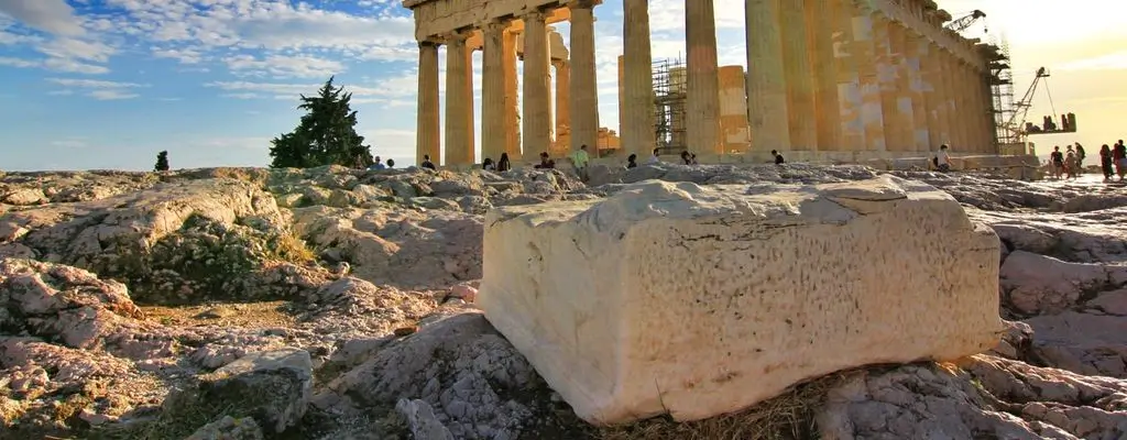 una vista iconica di Atene