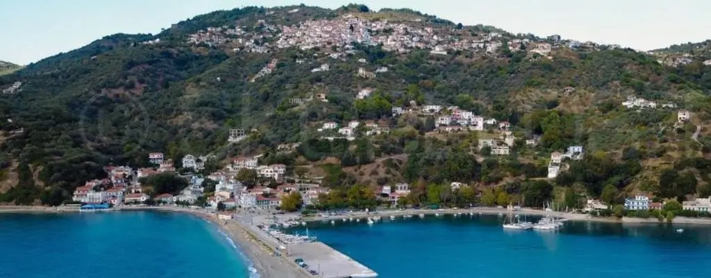 una vista iconica di Glossa (Skopelos)