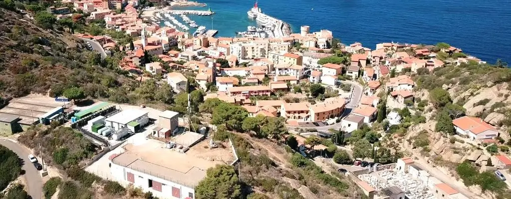 una vista iconica del Giglio