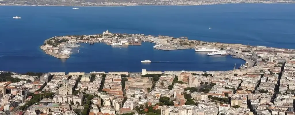una vista iconica di Messina