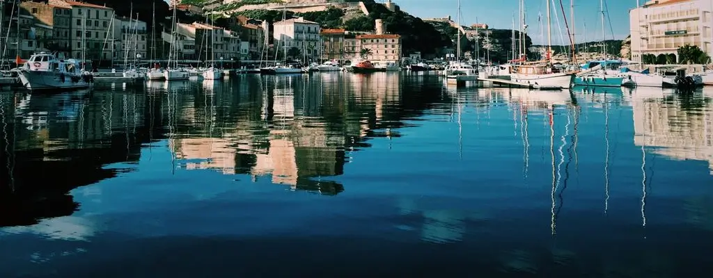 una vista iconica di Bonifacio (Corsica)